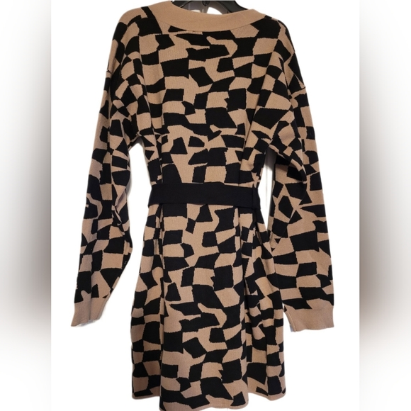 12TH TRIBE Black & Tan printed sweater wrap dress, SZ M/L NWT - Picture 5 of 8
